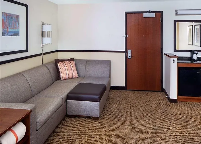 Hyatt Place Phoenix/ 3*