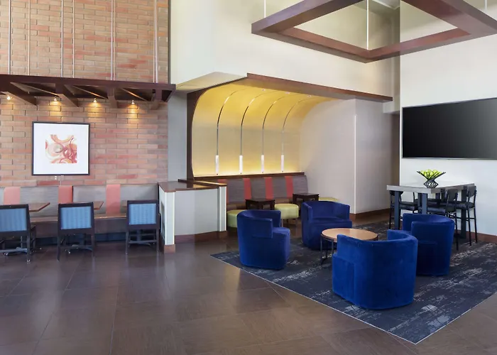Hyatt Place Phoenix/ 3*