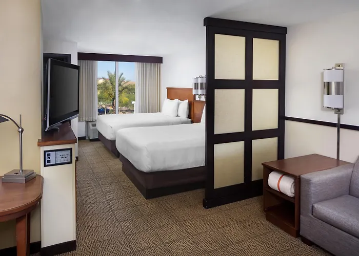 Hyatt Place Phoenix/ Hotel